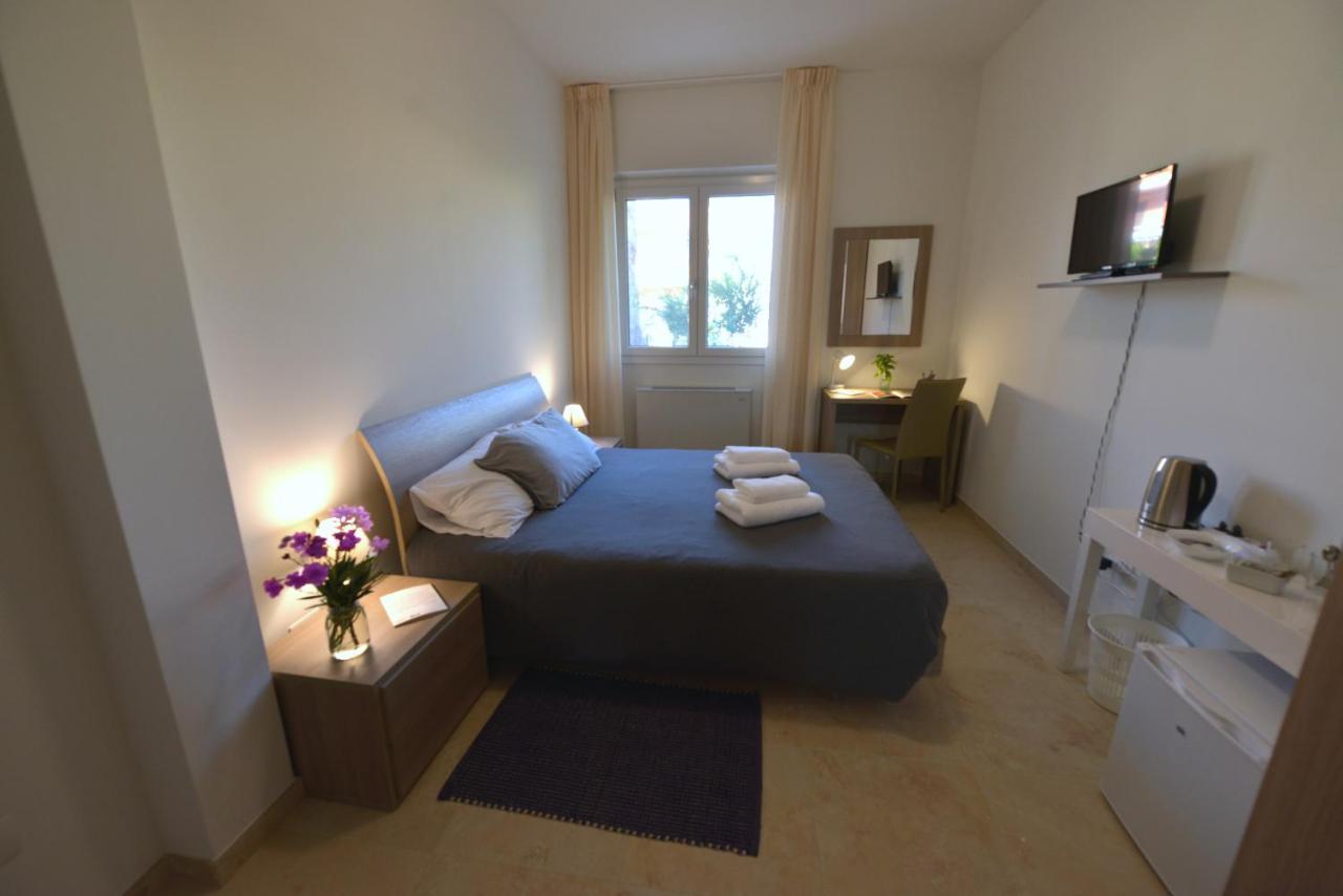 B&B Dei Ciclopi Salice Salentino Eksteriør billede